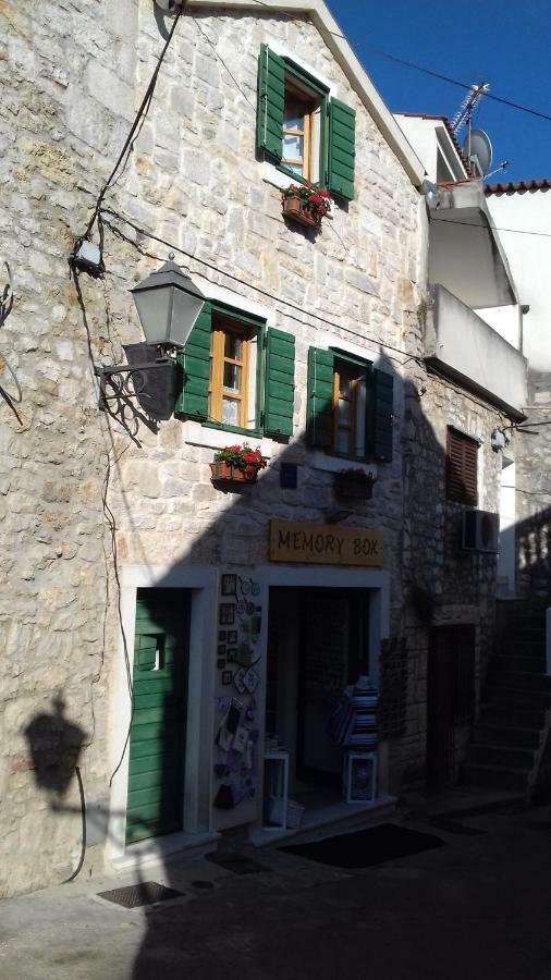 Apartments Mime - Small House Vodice Kültér fotó